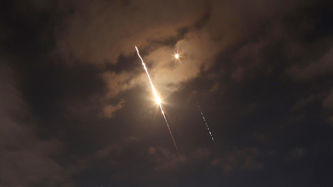 İran, Suudi Arabistan, BAE, Kuveyt ve Bahreyn'deki bazı noktaları füze ve İHA'larla hedef aldı