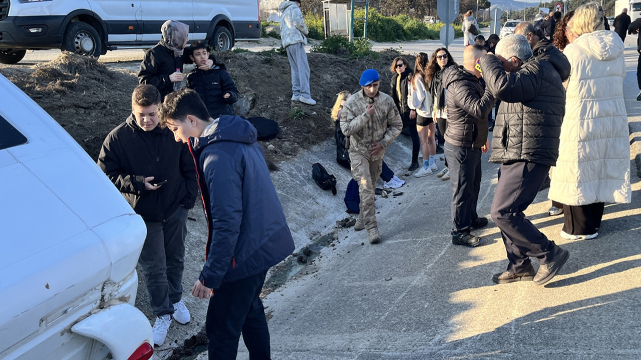 Çanakkale'de feci kaza! Su menfezine devrildi yaralılar var