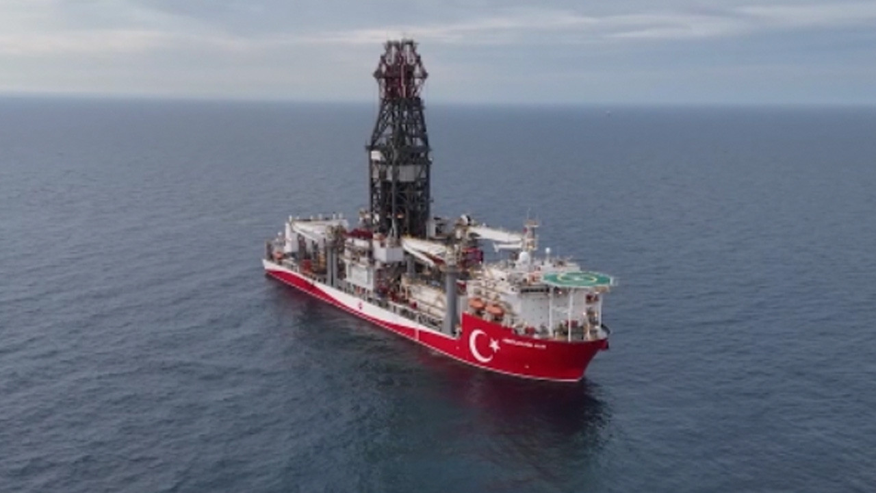 Abdülhamid Han gemisi, yılın ilk keşif sondajına başladı