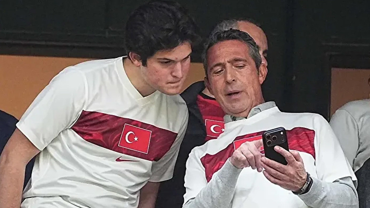 Ali Koç'un oğlunun giydiği Türkiye forması gündem oldu! Formanın arkasında yazana bakın