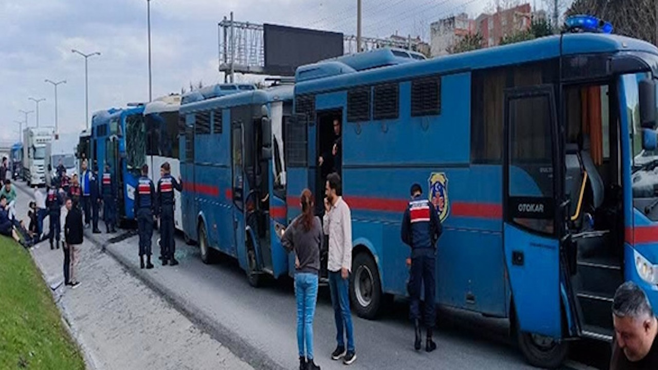 Başakşehir'de zincirleme kaza: 4 cezaevi aracı çarpıştı yaralılar var