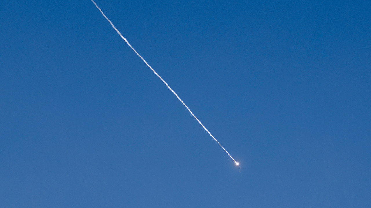 İran duyurdu! ABD askerlerinin Dubai'deki sığınakları füzelerle vuruldu