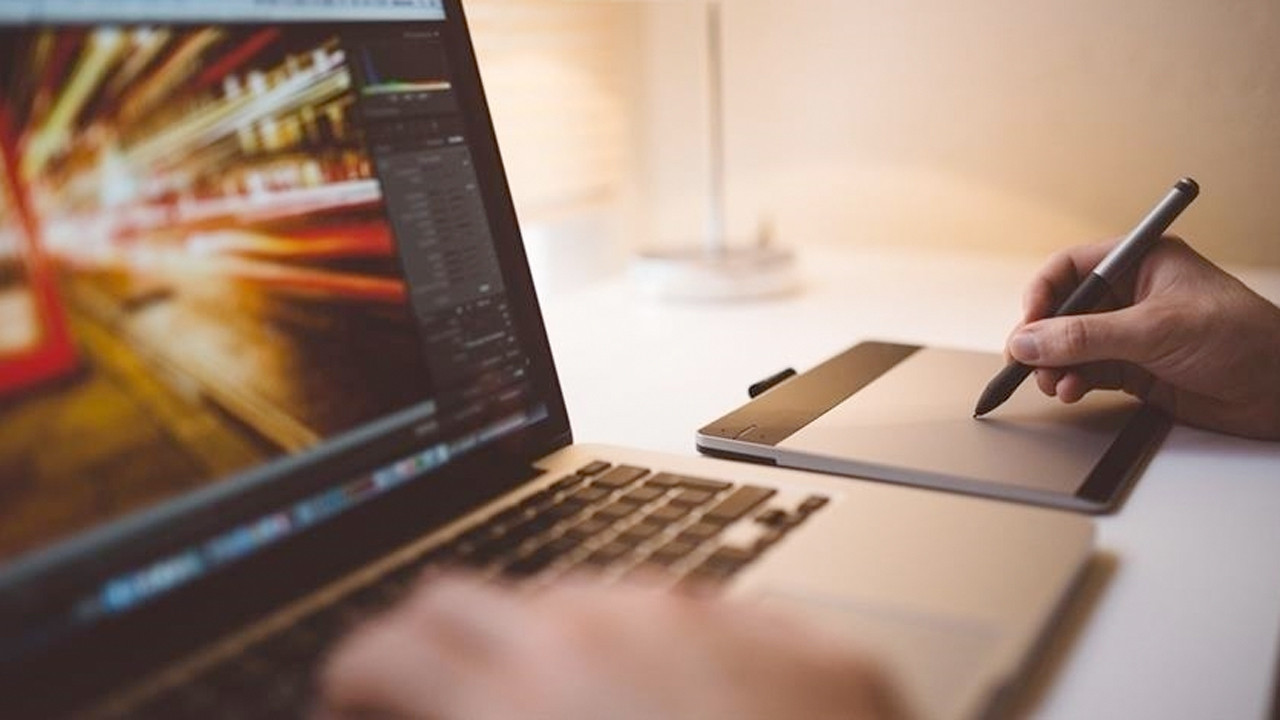 Akfen'den eğitime 1000 bilgisayar desteği