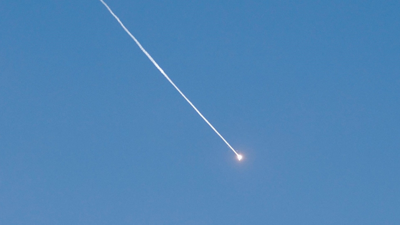 İran BAE'ye 11 balistik füze ve 27 silahlı İHA ile saldırdı