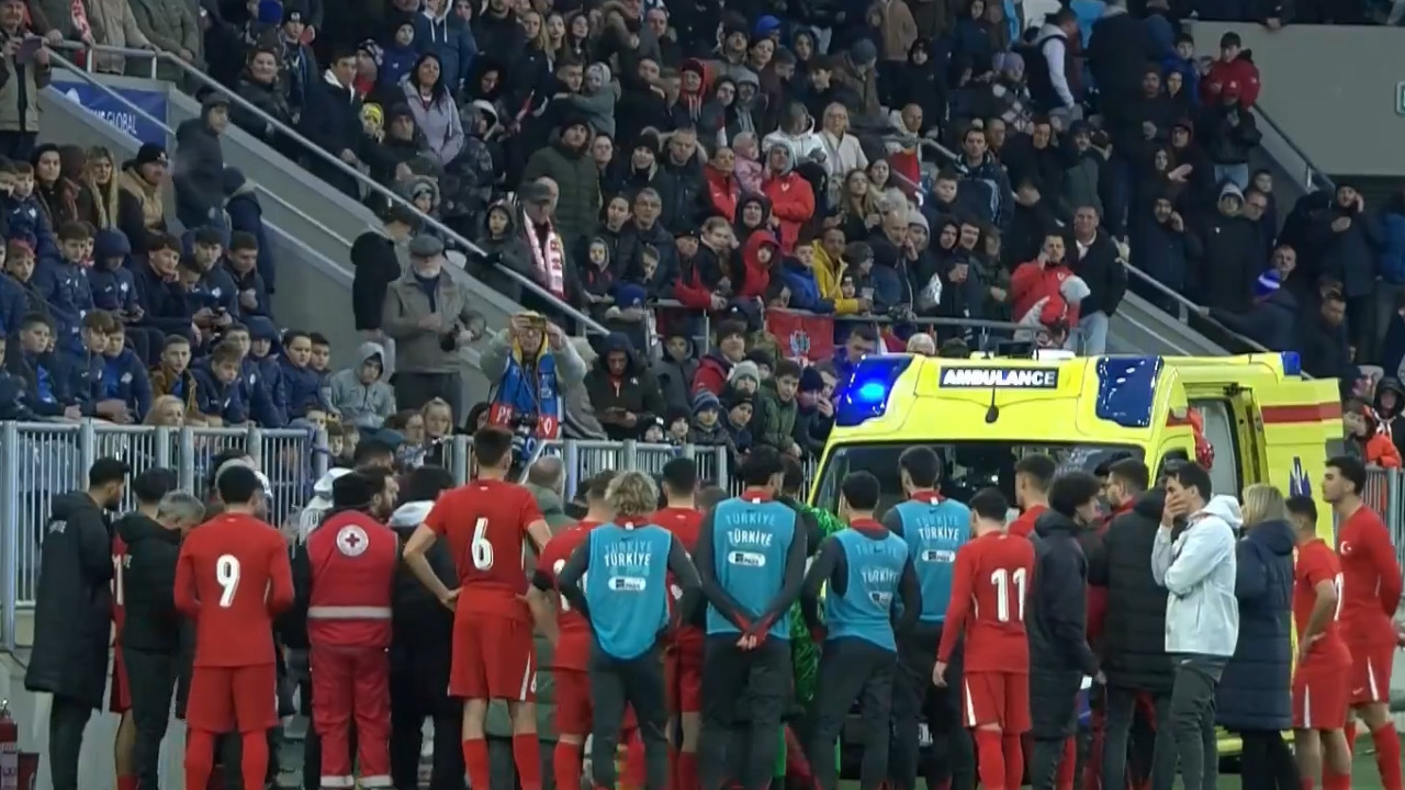 Milli maçta korkutan anlar! Egemen Korkmaz yere yığıldı