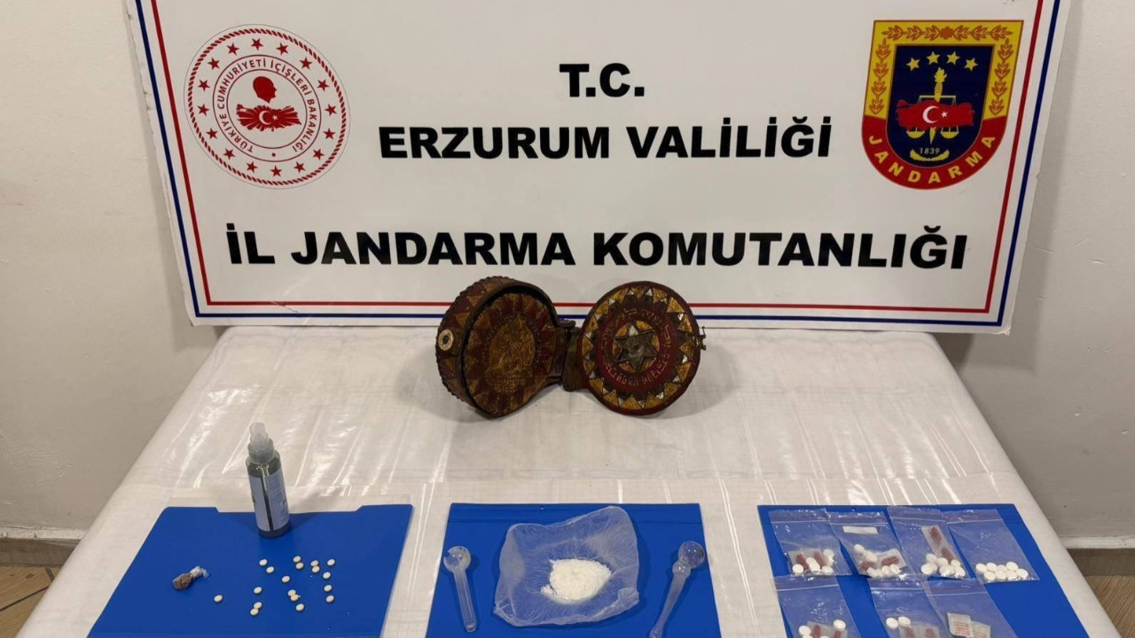 Erzurum’da altın işlemeli Tevrat ele geçirildi