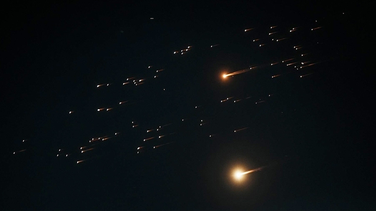 Dubai Limanı'nda demirleyen petrol tankeri vuruldu