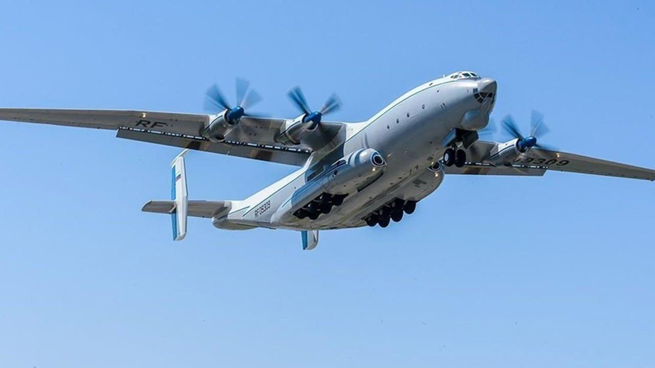 Askeri nakliye uçağı Kırım Yarımadası'nda düştü! 29 ölü