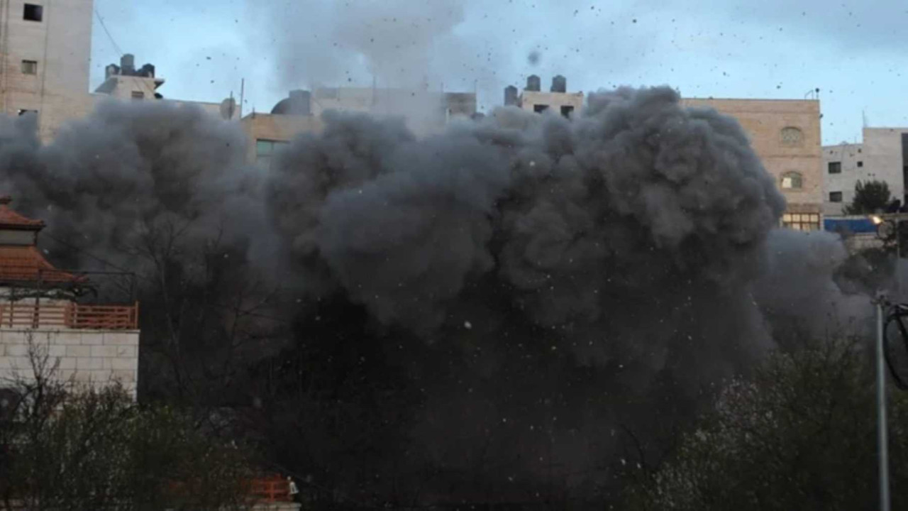 Tel Aviv’e peş peşe patlama sesleri! Sirenler çalıyor...