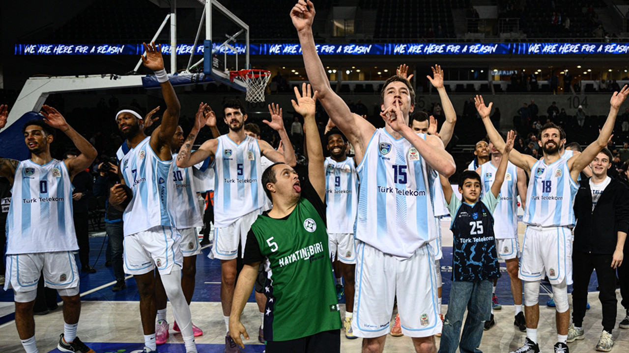 Türk Telekom Basketbol Takımı Fransız temsilcisini ezdi seride avantajı ele geçirdi