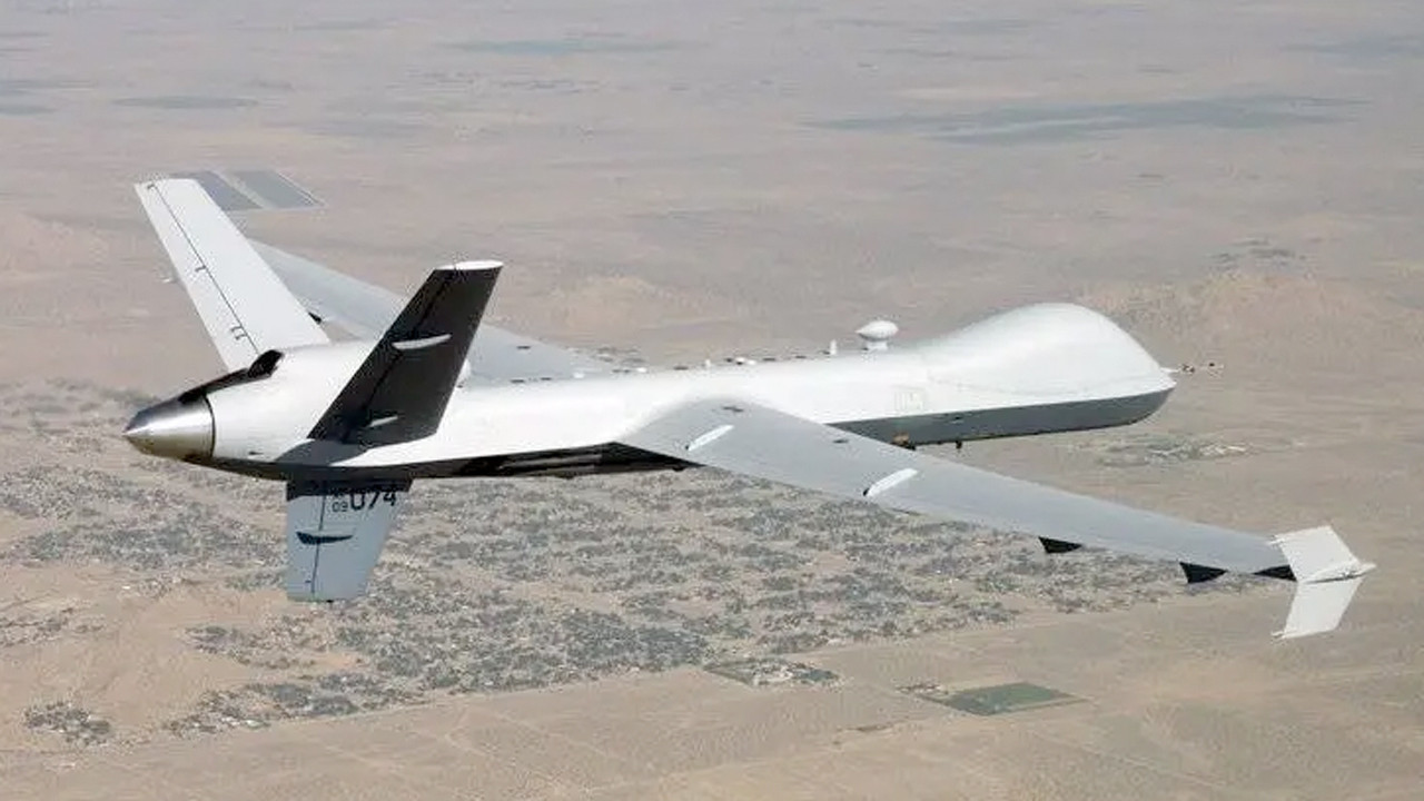 İran ordusu Humeyn kentinde MQ-9 tipi bir İHA düşürdü