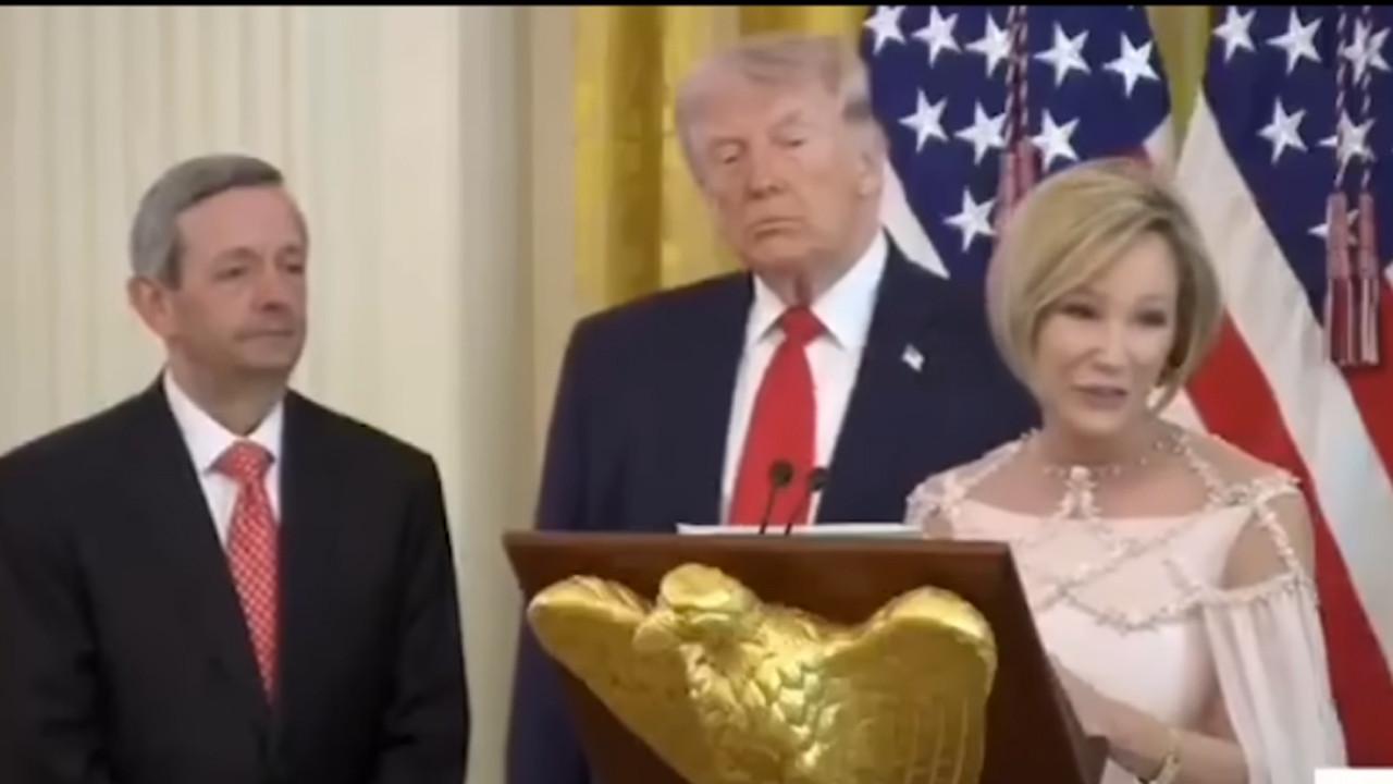 Trump'ın dini danışmanı Paula White, Trump'ı Hazreti İsa'ya benzetti