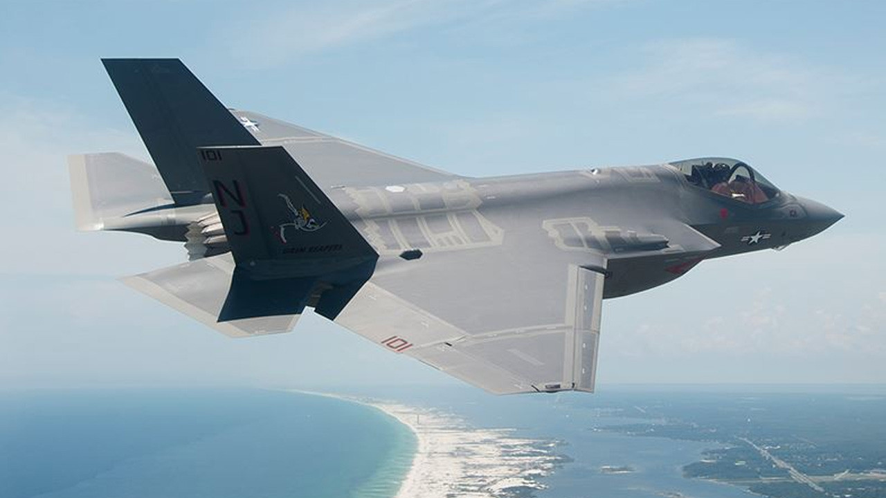 İran'da düşürülen ABD uçağının pilotunu sağ ele geçirene ödül verilecek