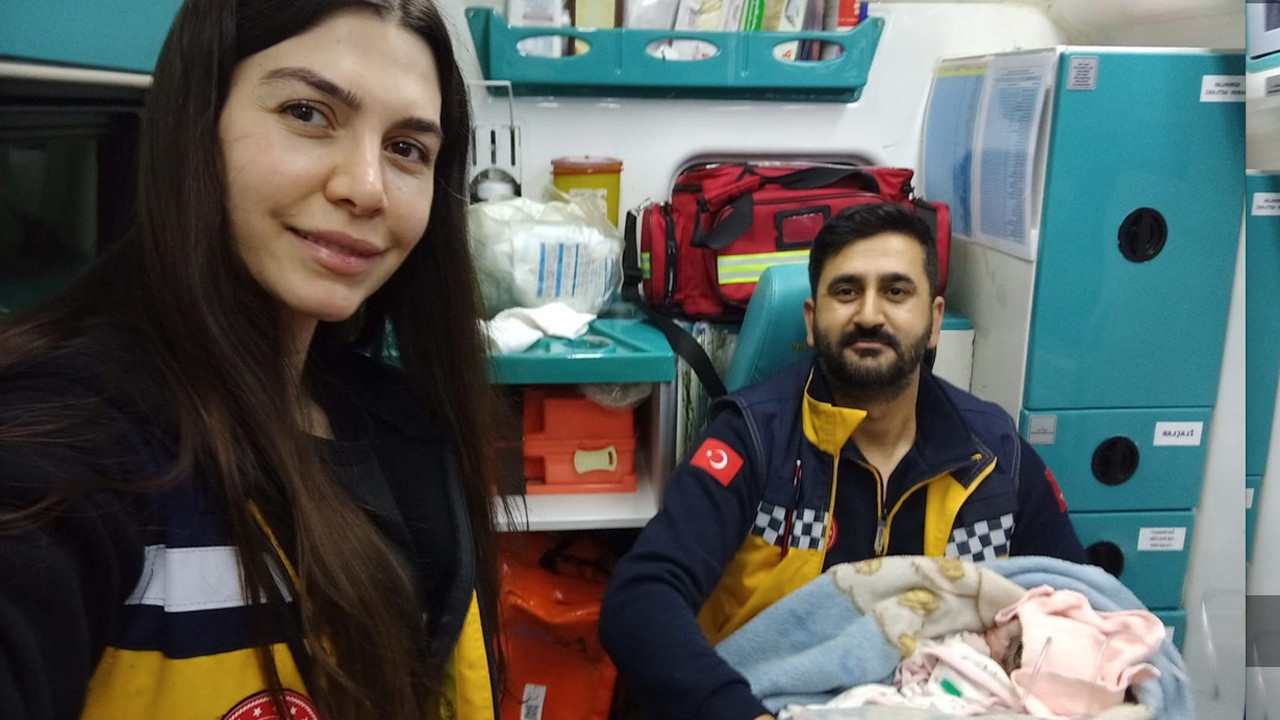 Şanlıurfa'da hamile kadın ambulansta doğum yaptı