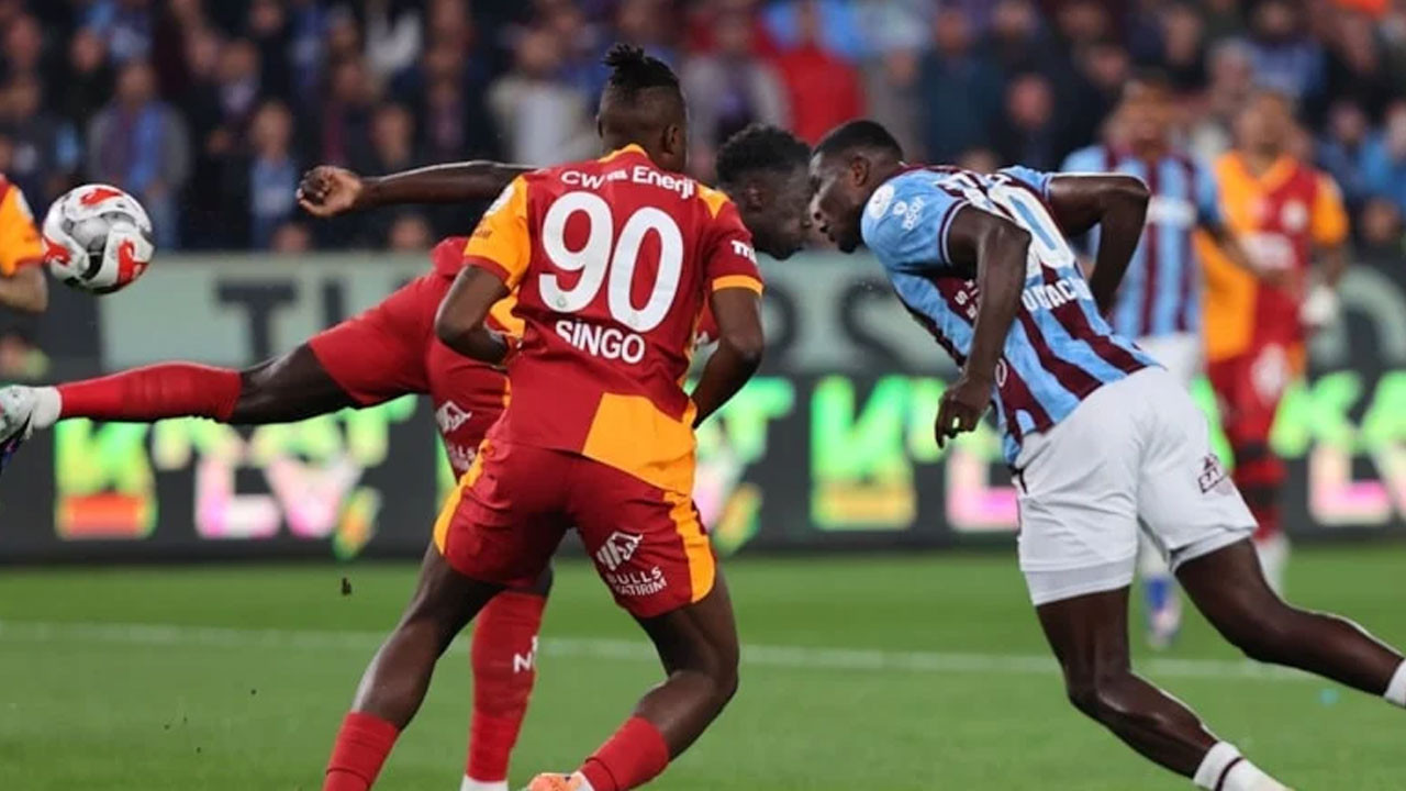 Trabzonspor'dan Galatasaray'a göndermeli koreografi!