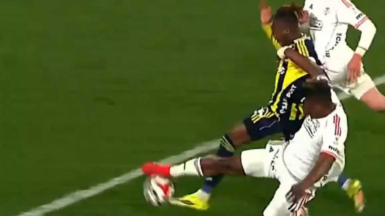 Fenerbahçe - Beşiktaş maçında tartışma yaratan penaltı kararı