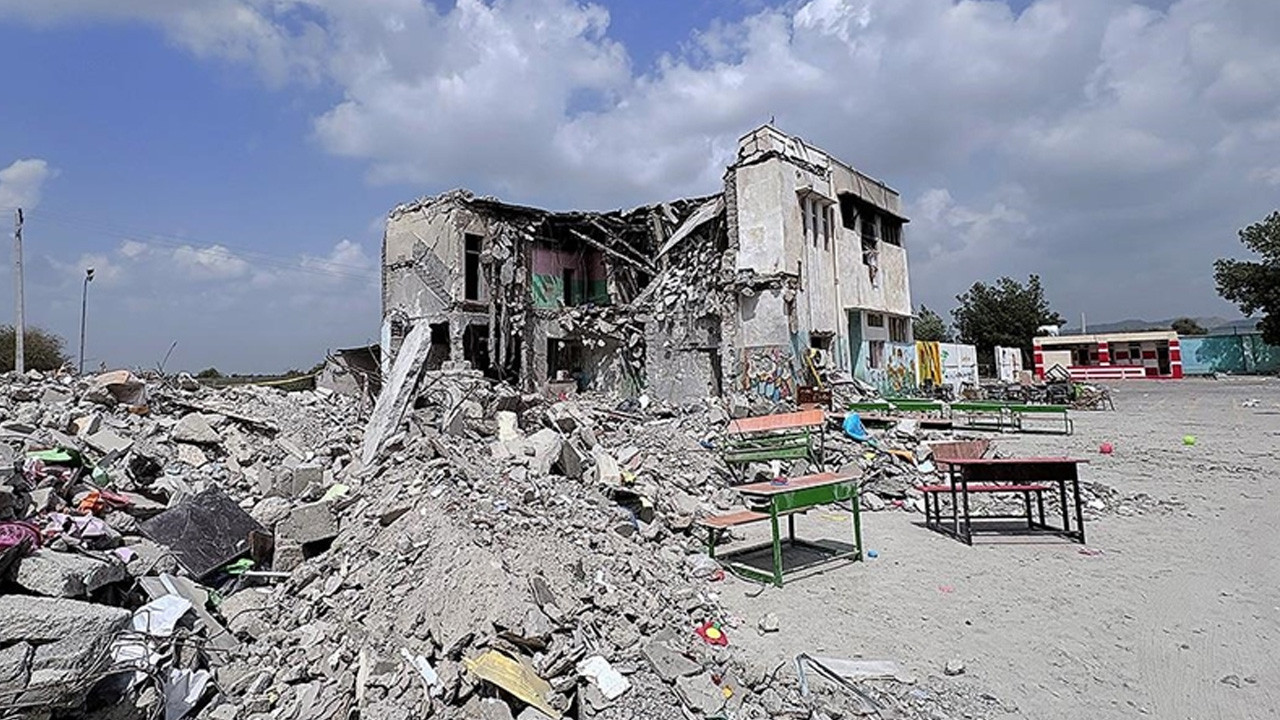 İran Eğitim Bakanlığı: ABD-İsrail'in saldırılarında şu ana kadar 245 öğrenci ve 58 öğretmen hayatını kaybetti