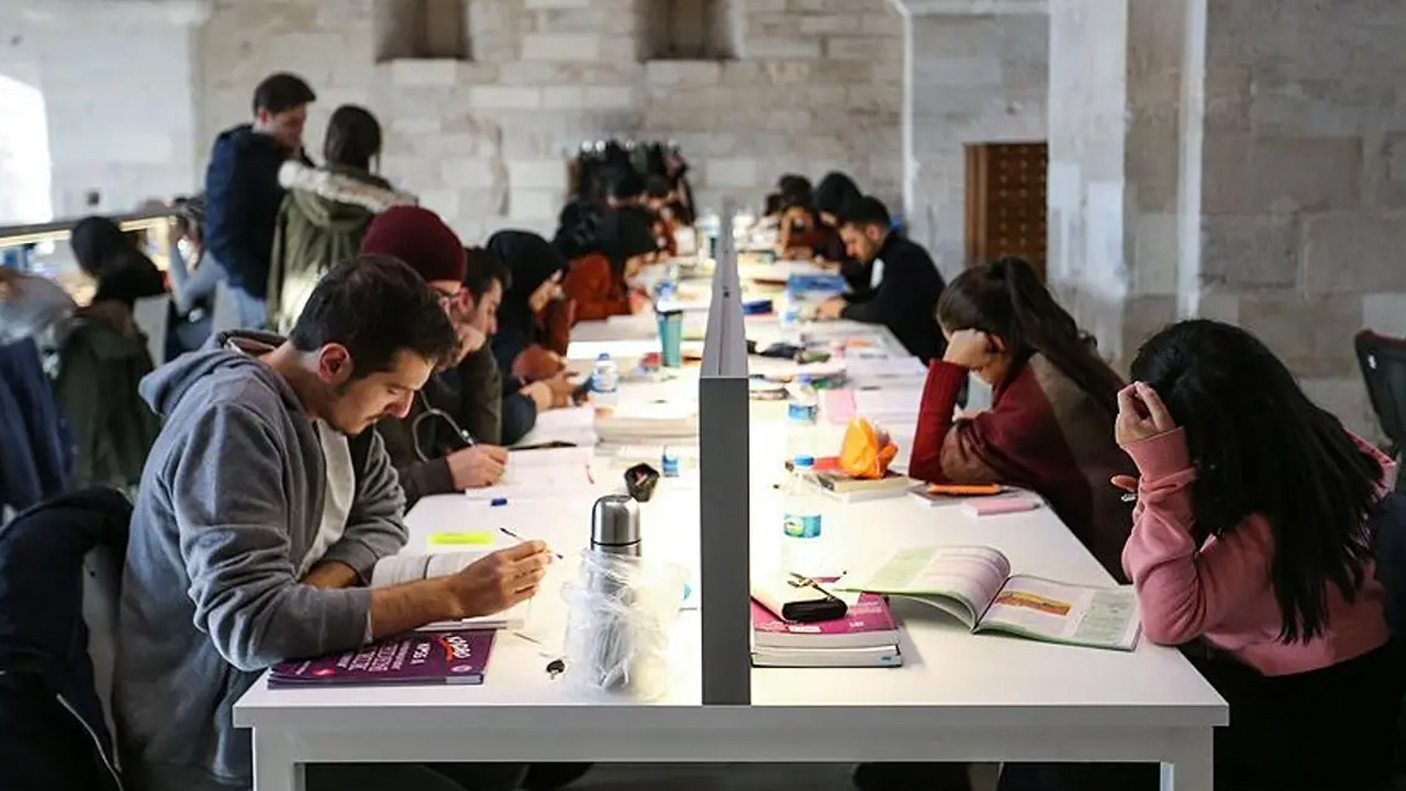 YÖK Başkanı duyurdu: Üniversitelere yeni bölümler geliyor
