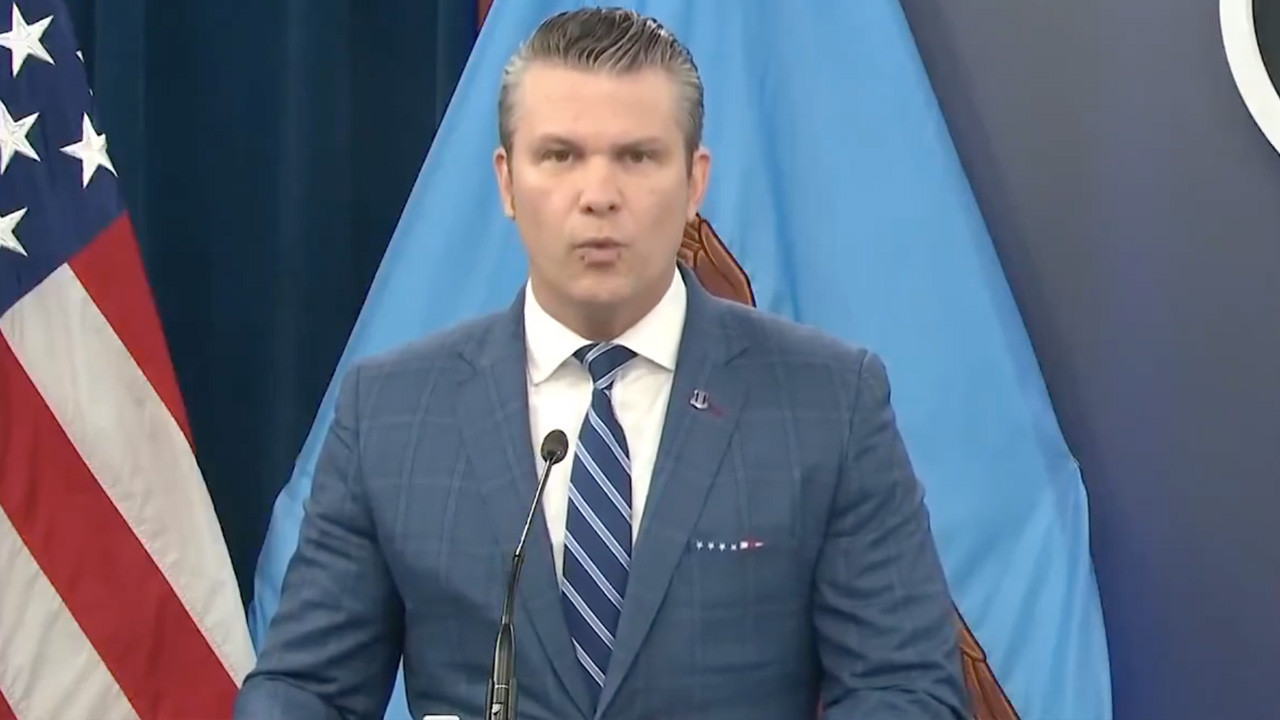 İran diz çöküp ateşkes için yalvardı! ABD'li bakan İran'ı fethetmiş gibi coştu