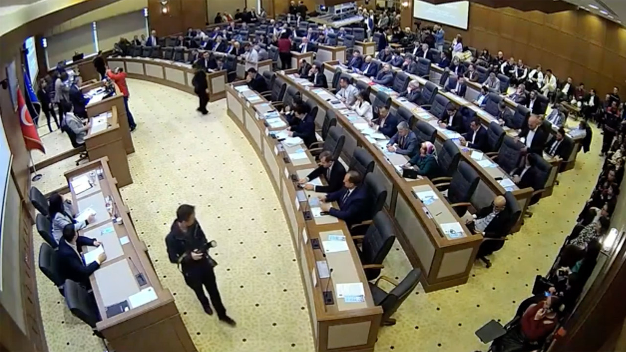 Bursa Büyükşehir başkanlığı el değiştiriyor! İşte belediye meclisi oylama sonuçları