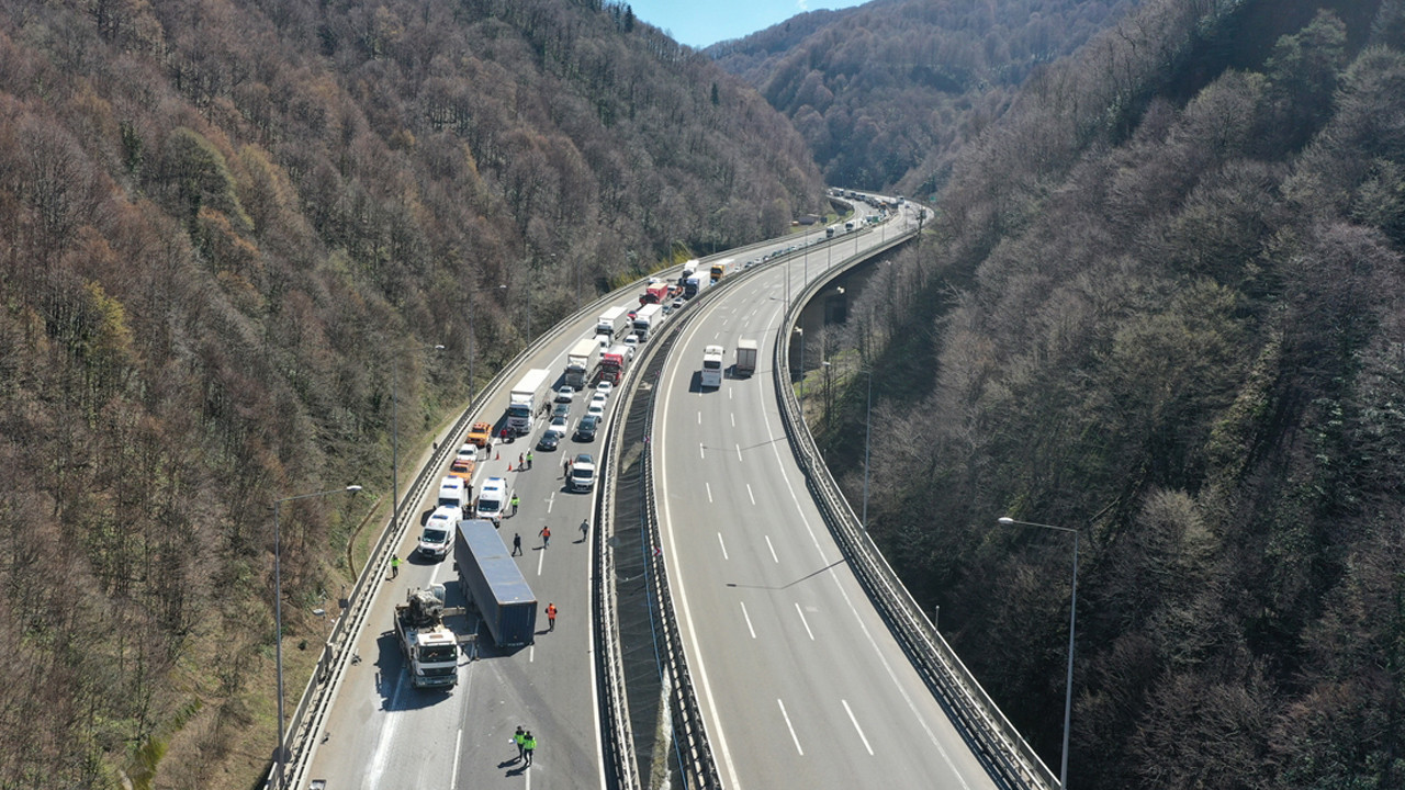Anadolu Otoyolu'nda zincirleme kaza! Yaralılar var