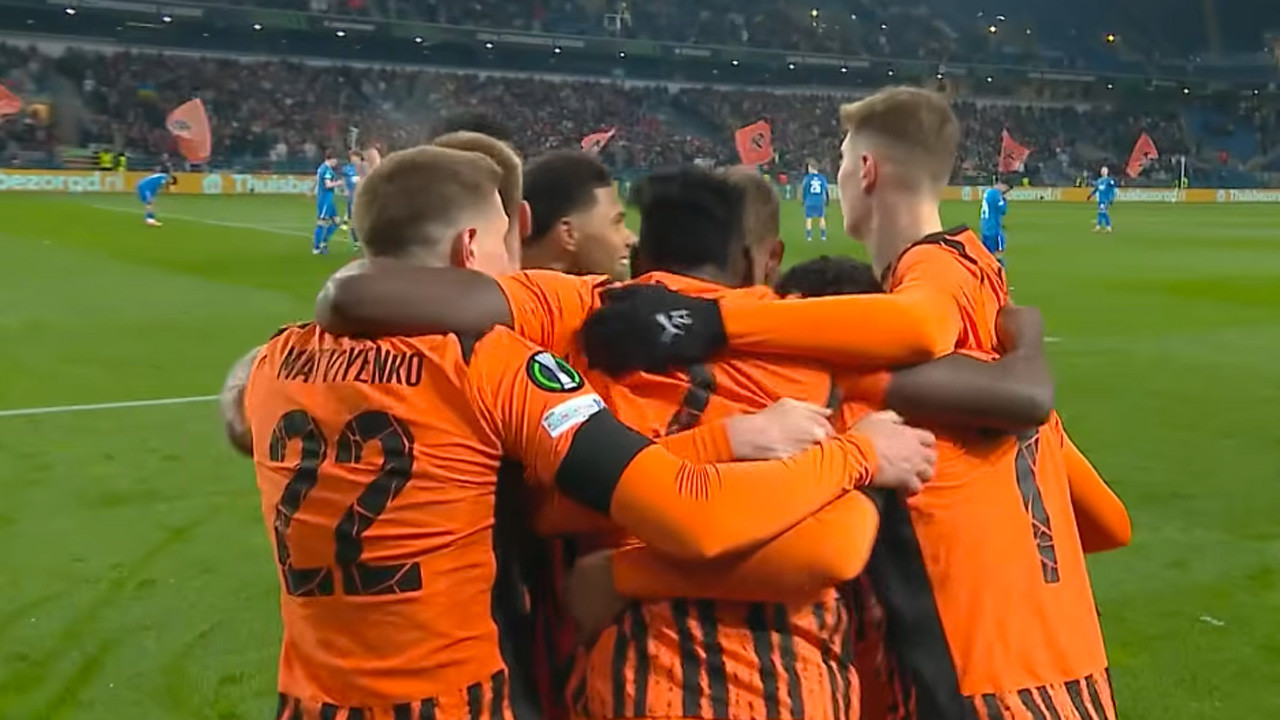 UEFA Konferans Ligi çeyrek final ilk maçında Arda Turan'ın takımı yarı finale göz karptı