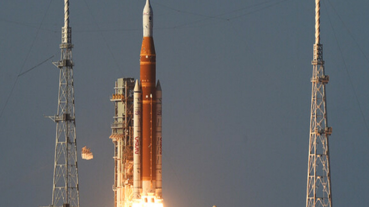 Artemis II mürettebatı, 10 günlük Ay görevini tamamlayarak Dünya'ya döndü