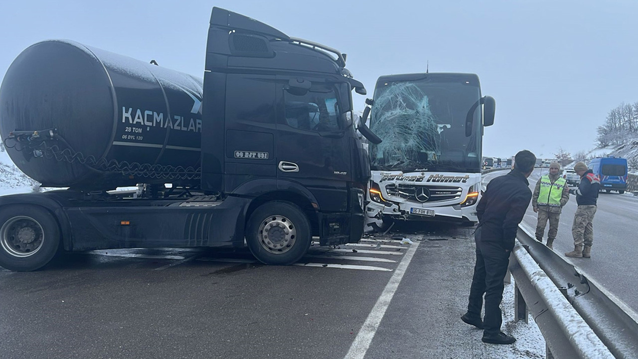 Erzurum'da zincirleme trafik kazası! Yaralılar var