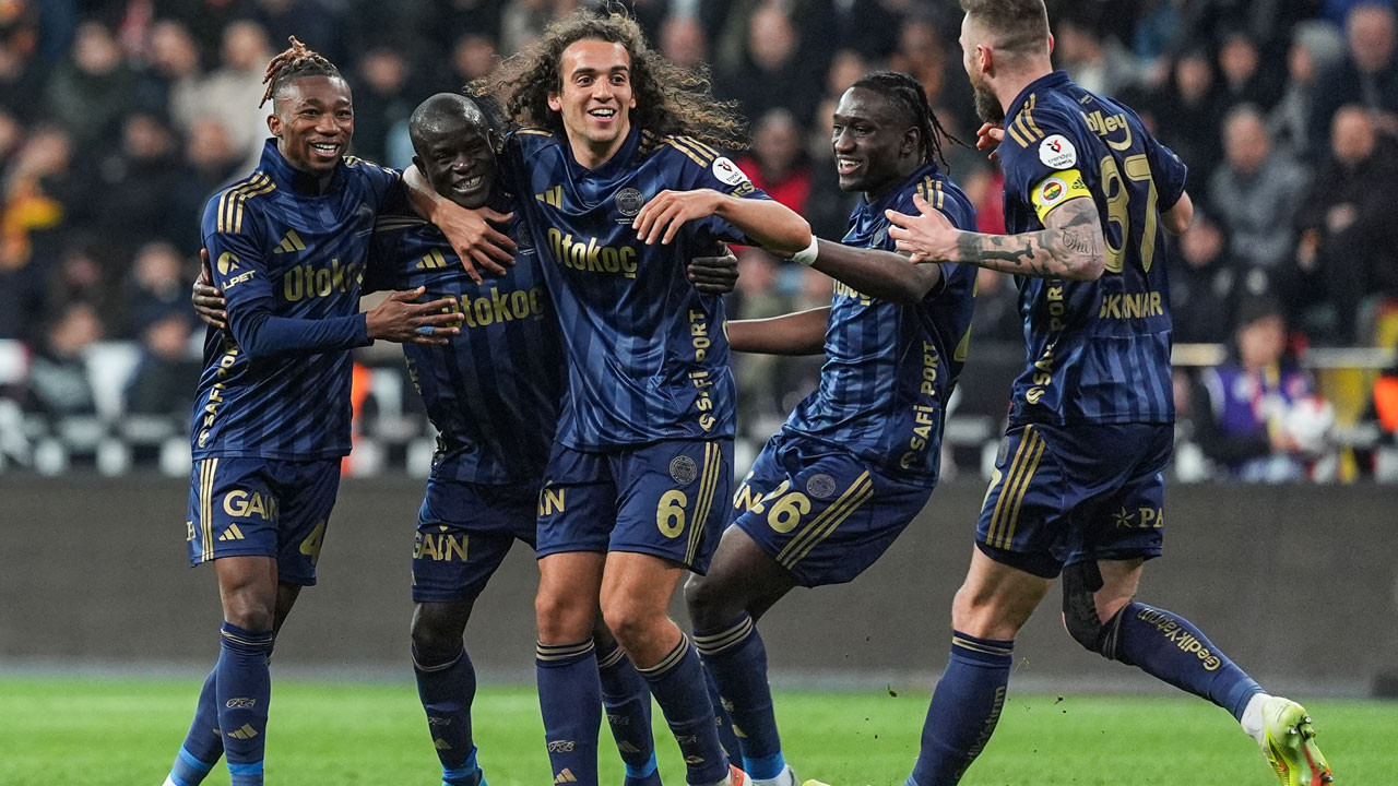 Fenerbahçe deplasmanda Kayserispor'u 4-0 mağlup etti