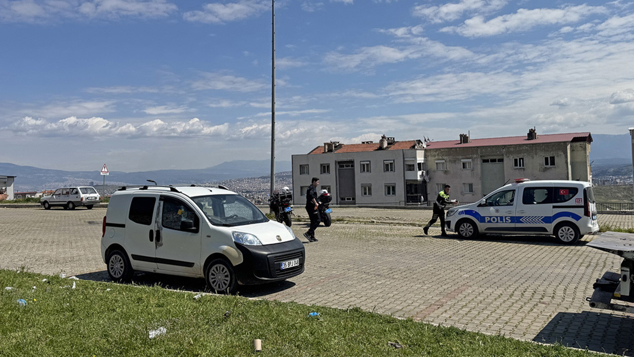 Araçta kadını silahla öldüren kişi intihar etti