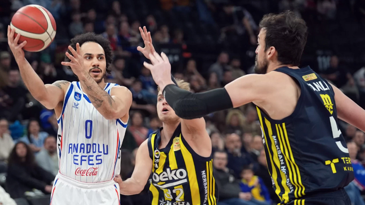 Basketbolda yarın Anadolu Efes ile Fenerbahçe Beko karşılaşacak