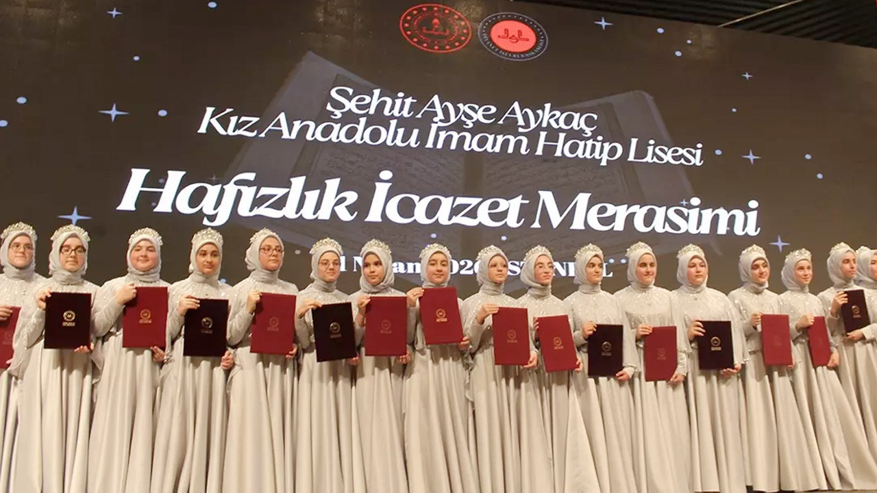 Şehit Ayşe Aykaç Kız İmam Hatip Lisesi'nde 55 öğrenci hafızlık icazeti aldı