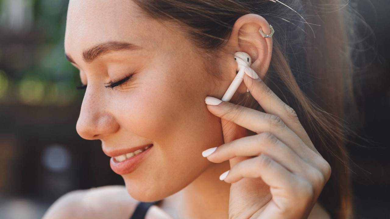 Yabancı dil sorununa son! Kablosuz kulaklıklar artık çeviri yapacaklar...