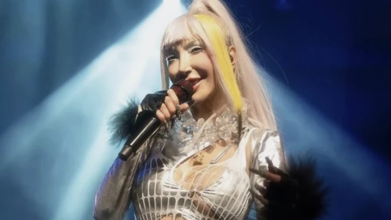 Hande Yener'in gözlerden uzak büyüttüğü oğlu Çağın son haliyle şaşırttı!