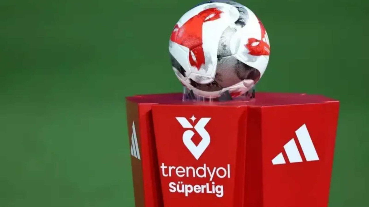 Süper Lig’de zirve yarışı kızıştı! İşte şampiyonluk yolunda kalan maçlar...