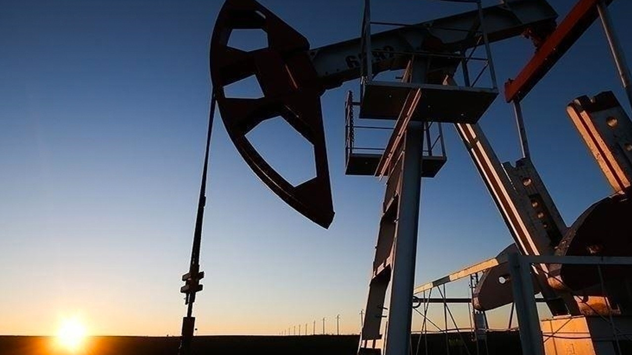 Korkulan oldu abluka kararı petrol fiyatlarını uçurdu! İran'dan "benzin fiyatlarının tadını çıkarın" paylaşımı