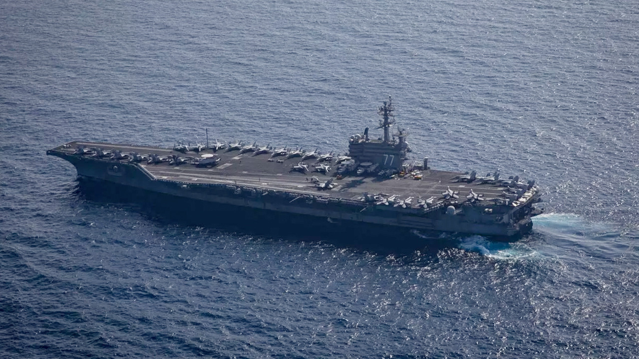 ABD uçak gemisi saldırıdan korktu rotayı değiştirdi