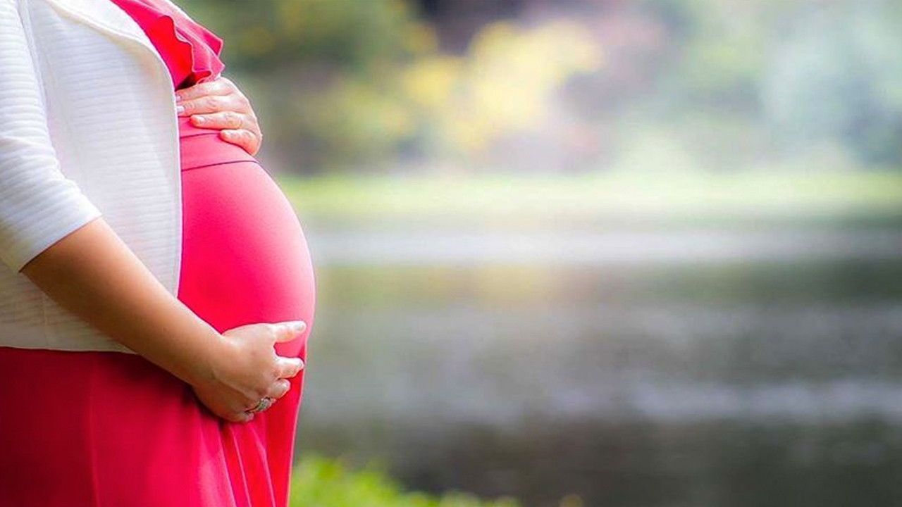 8 aylık hamile eşini bıçaklayarak öldürdü!