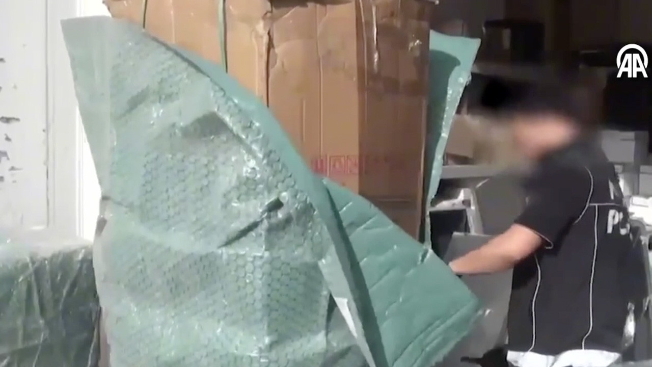 Kargoyla İstanbul'a gönderilen buzdolabına gizlemişler!