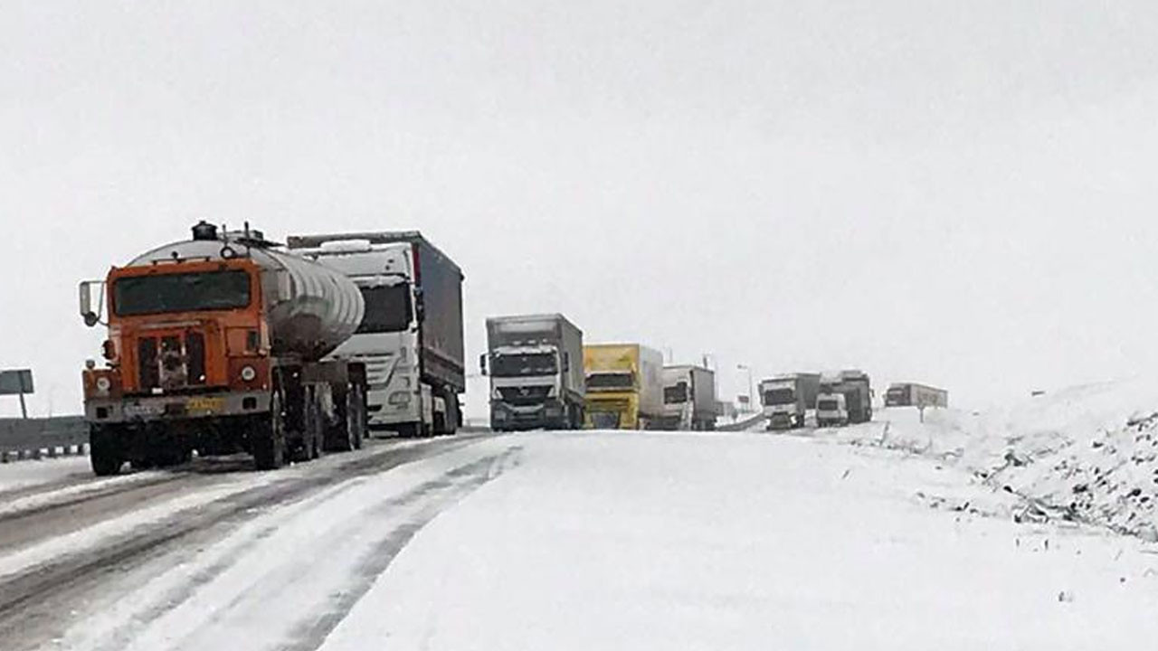 Türkgözü-Posof-Damal kara yolu tır trafiğine açıldı