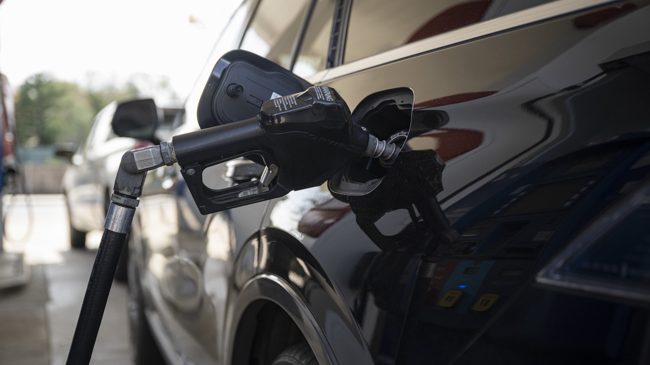 Motorinin litresi kaç lira oldu? Gece gelen zamdan daha büyük indirim var