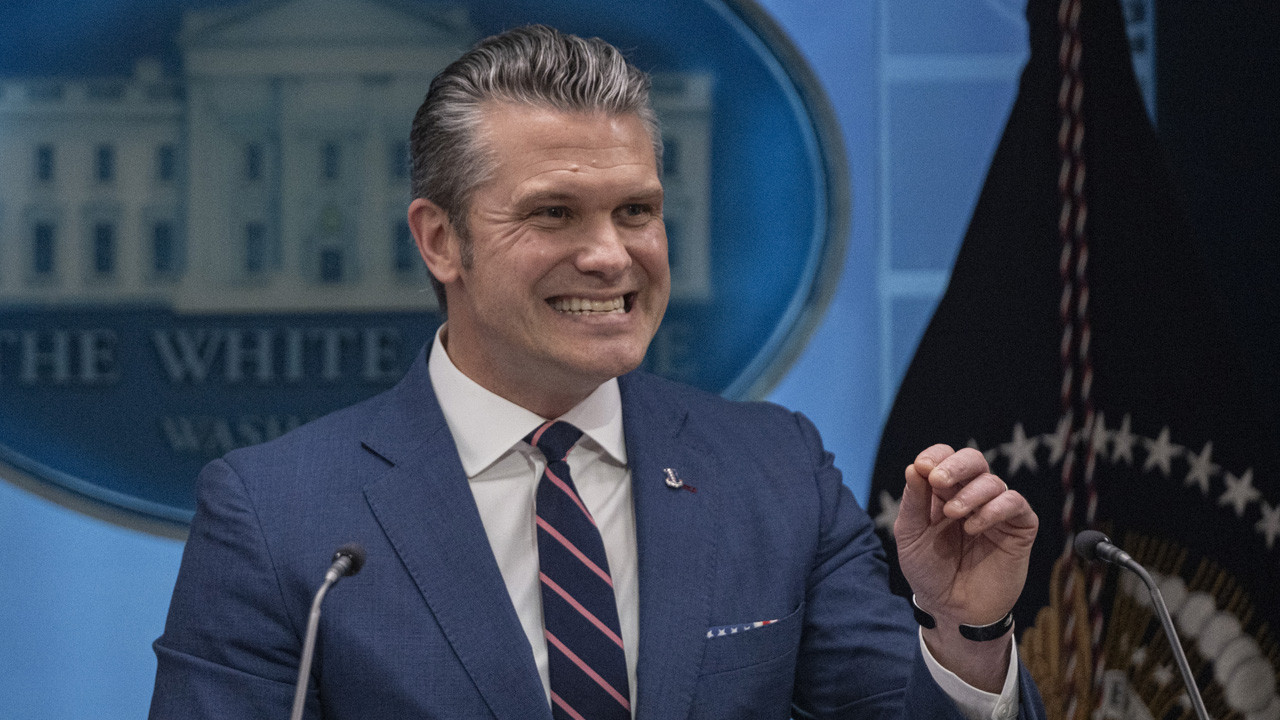 Hegseth İran'a tehditler savurdu: Altyapıya, elektriğe ve enerjiye bombalar yağacak