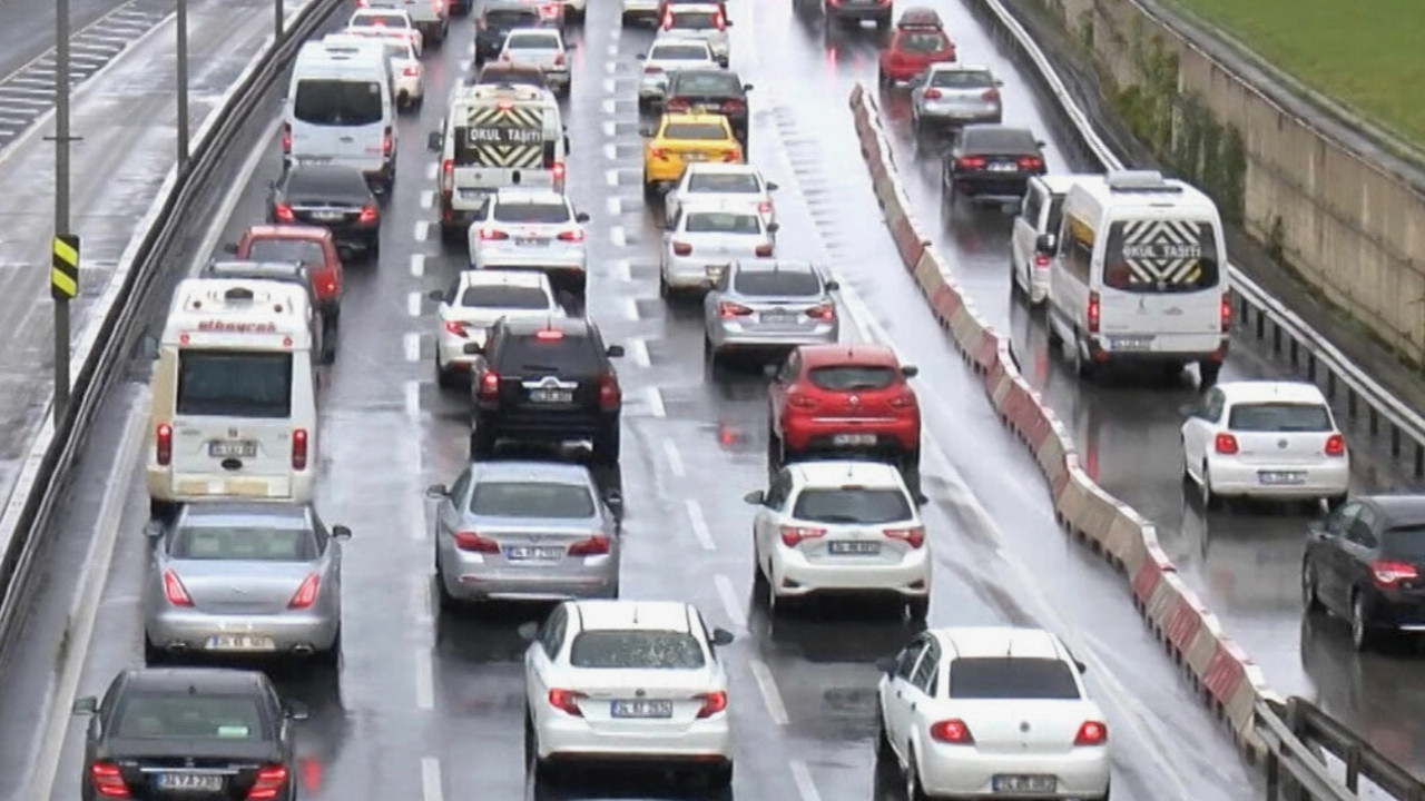 TÜİK'ten net rakam! Trafikteki araç sayısı korkunç boyuta ulaştı