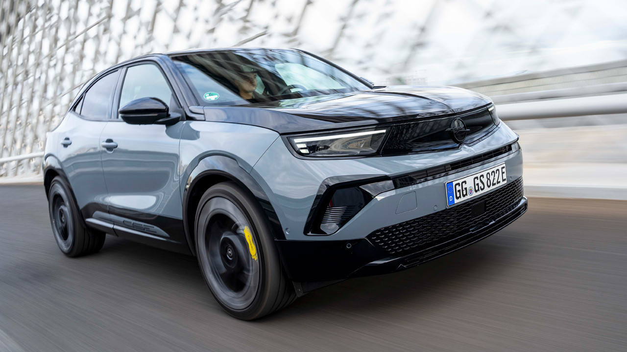 Opel’in en hızlı elektriklisi Mokka GSE Türkiye’de