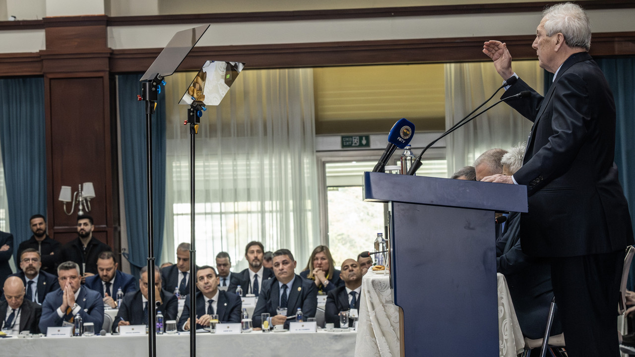 Aziz Yıldırım Fenerbahçe Divan Kurulu'nda esti gürledi: Bu Sidiki Cherif'i kim aldı ya