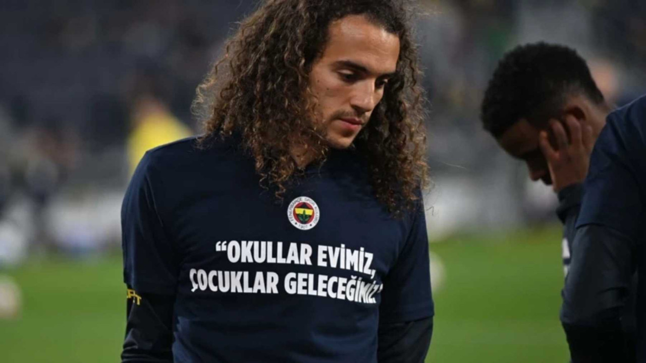Fenerbahçeli futbolcular okul saldırısında ölenleri unutmadı