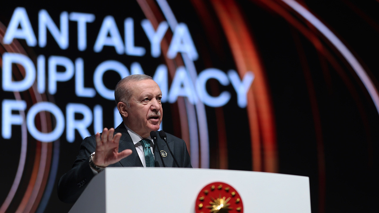 Cumhurbaşkanı Erdoğan'ın Antalya Diplomasi Forumu'ndaki konuşması 3 dilde kitaplaştırıldı