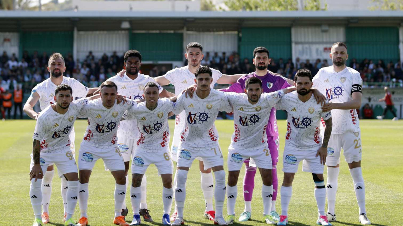 Erzurumspor 5 yıl sonra yeniden Süper Lig’de!