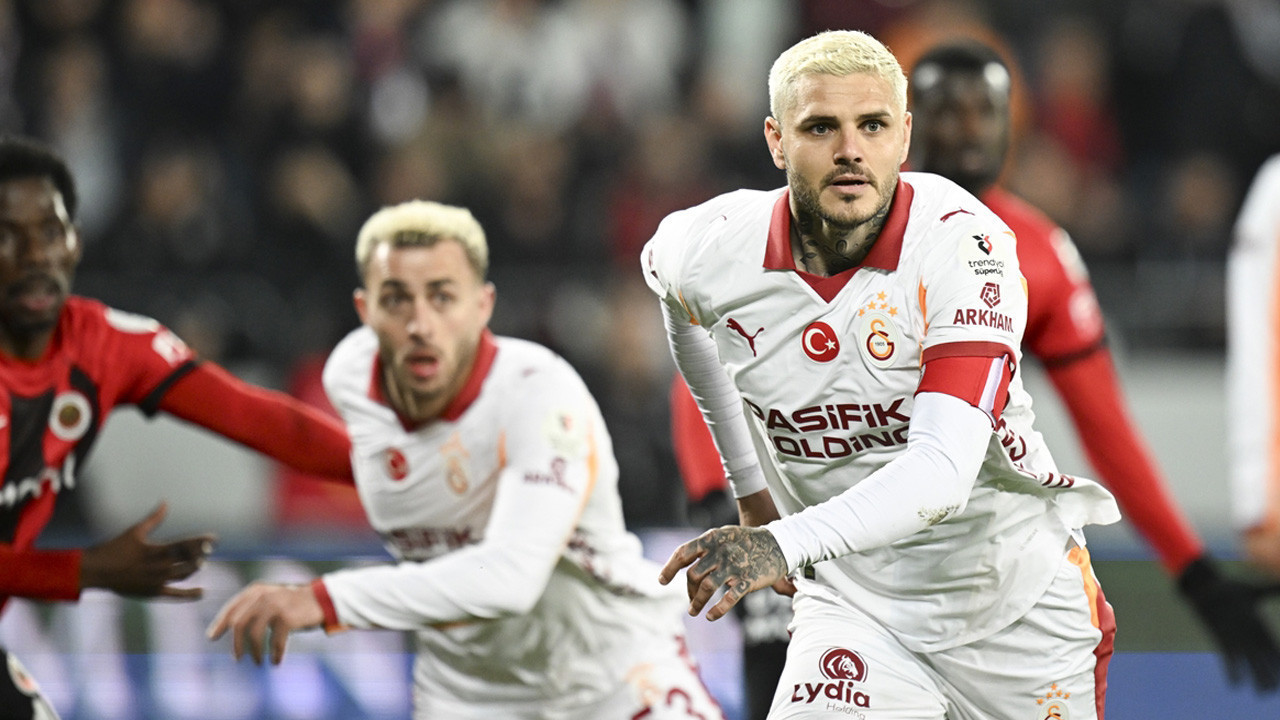 Galatasaray, Fenerbahçe'yle puan farkını 4'e çıkardı