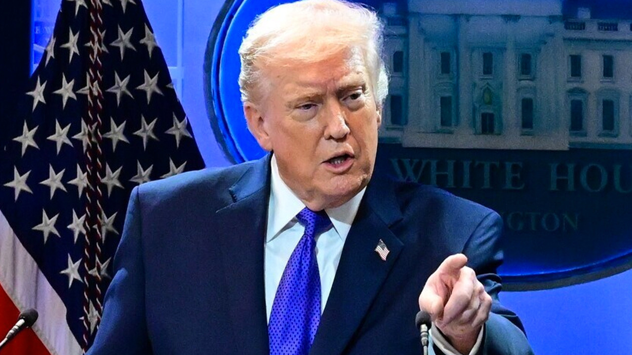 Trump duyurdu! ABD, İran bandıralı kargo gemisini vurdu